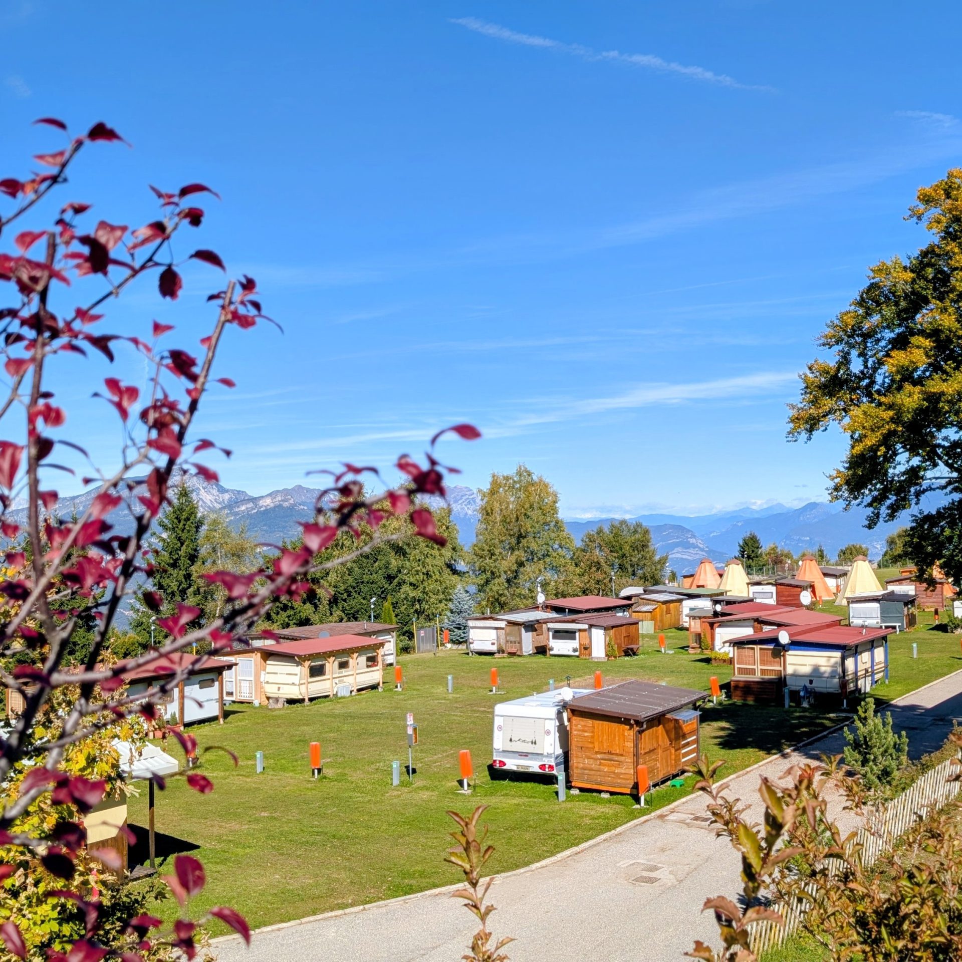 campeggio polsa di brentonico dall'alto